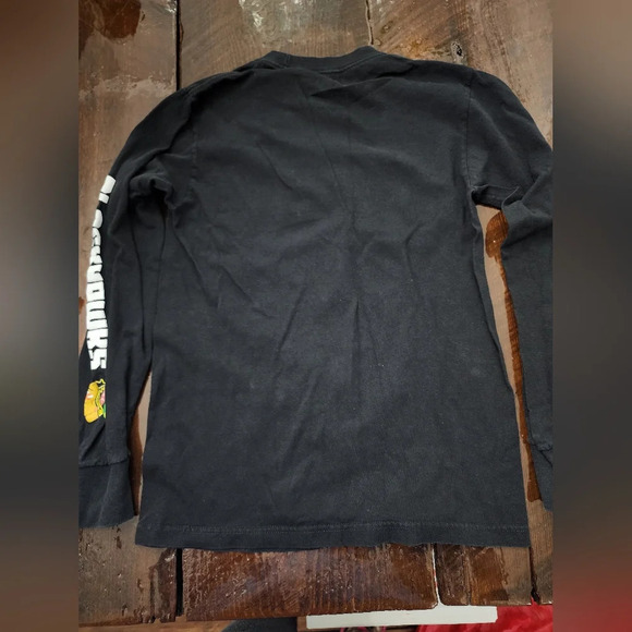 🏒 Chicago Blackhawks Long Sleeve Crewneck Tshirt in size Small - Picture 7 of 10